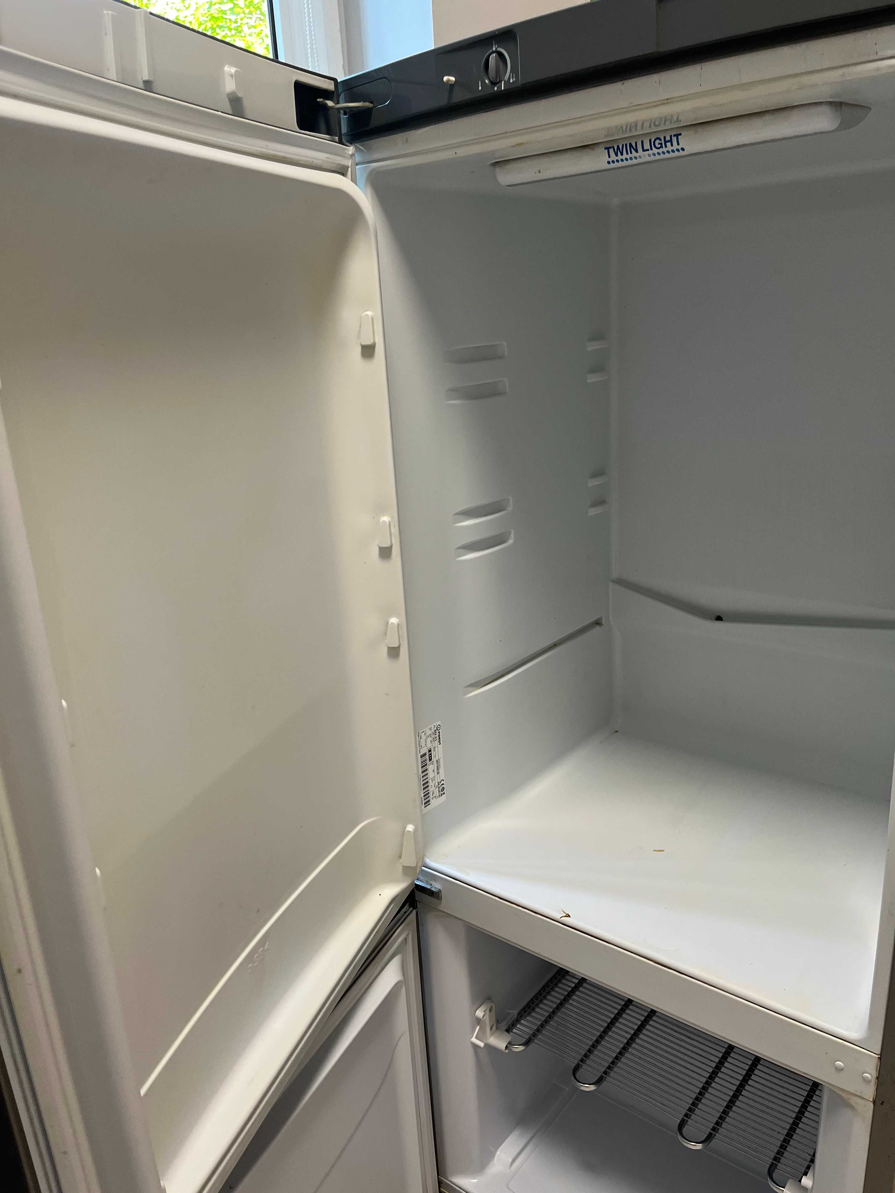 lodówka Indesit wys. 140