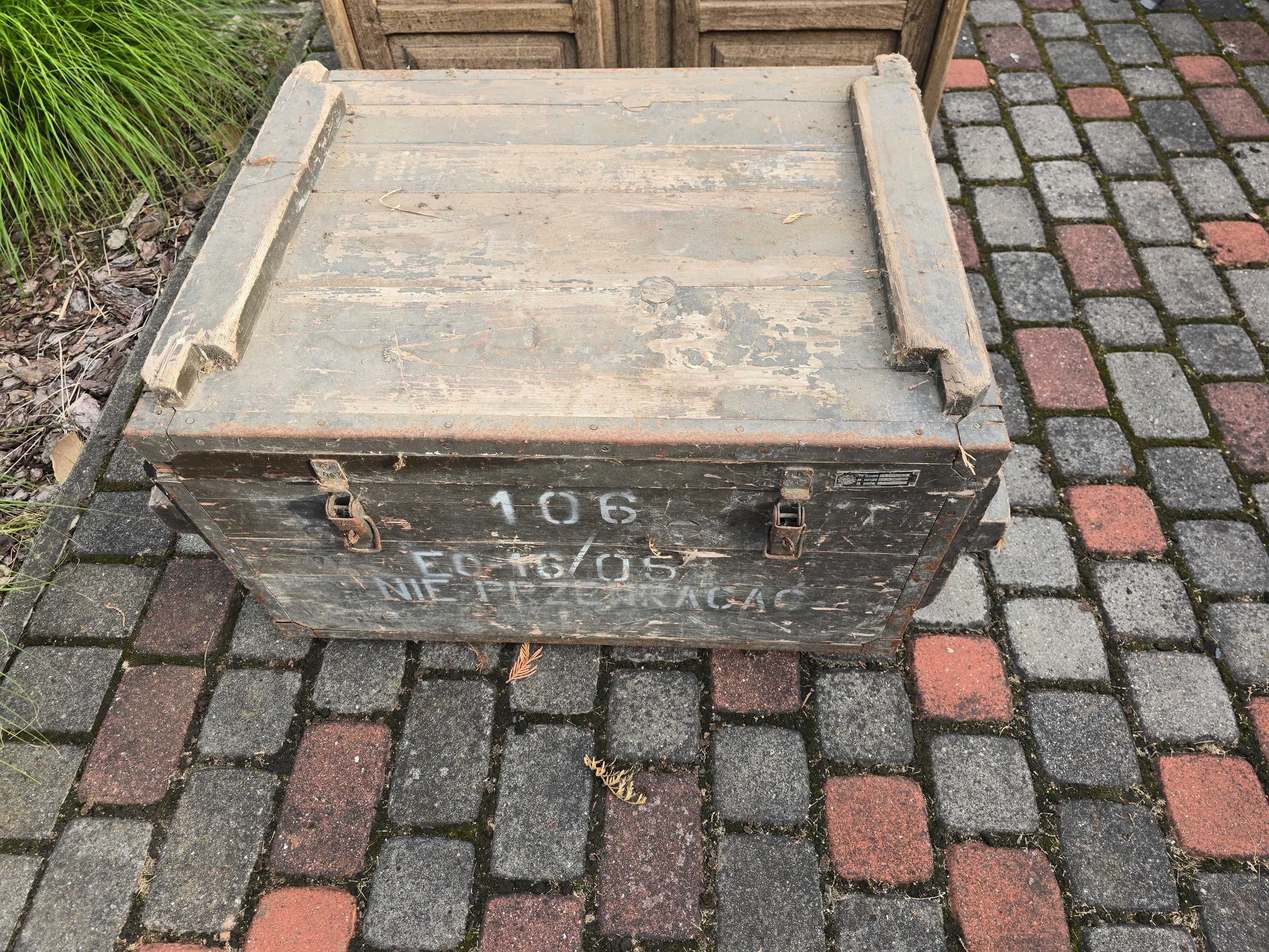 Dwie Skrzynie wojskowe z zawartością (niespodziankami)