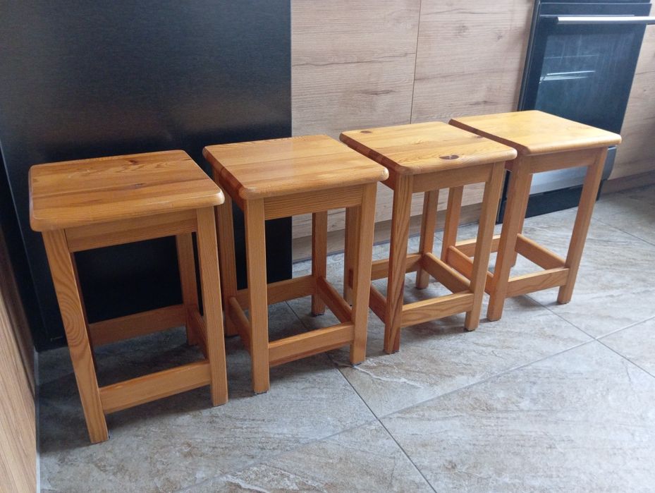 Komplet taboretów kuchennych
