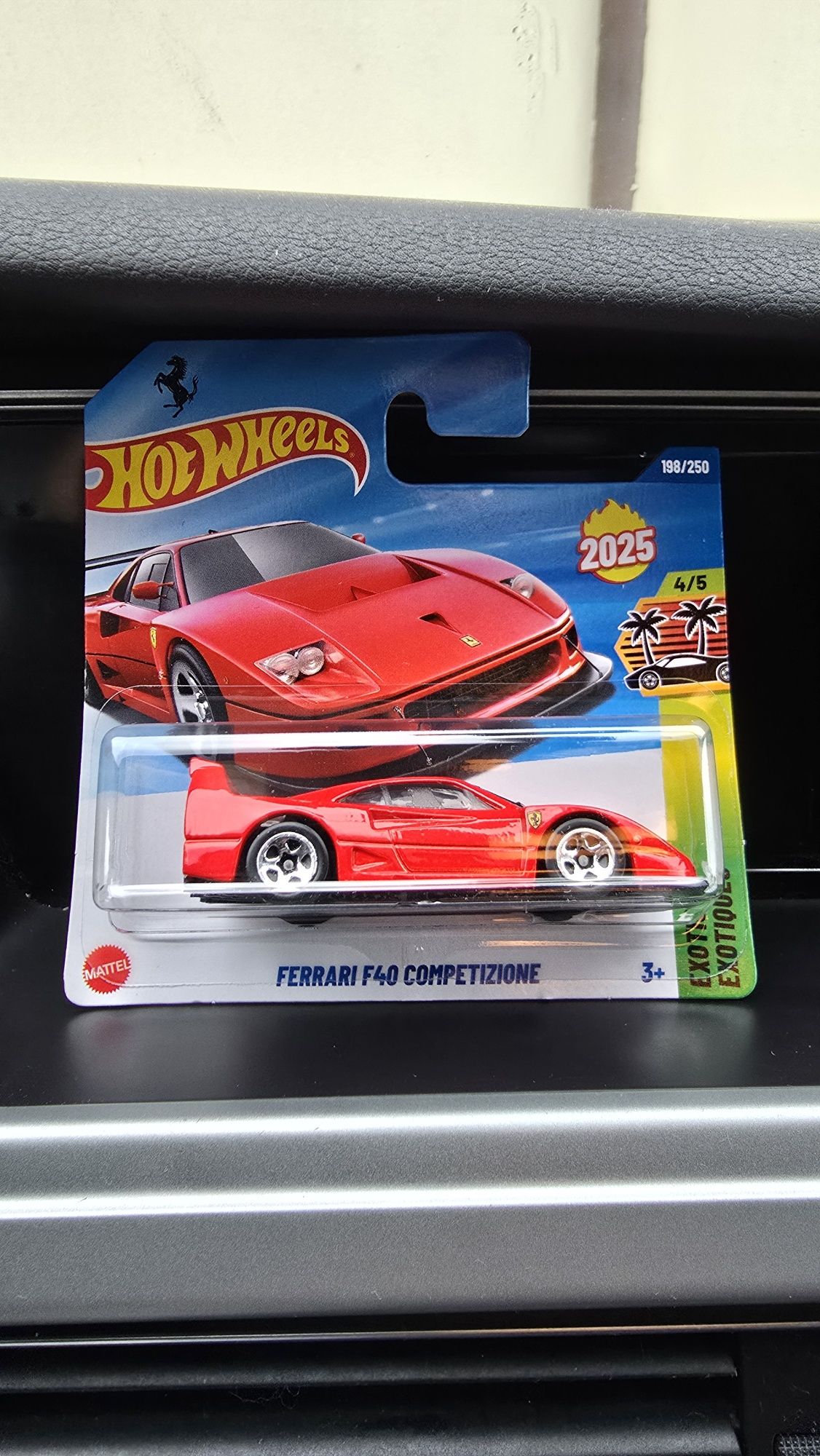Ferrari f40 competizione hot wheels