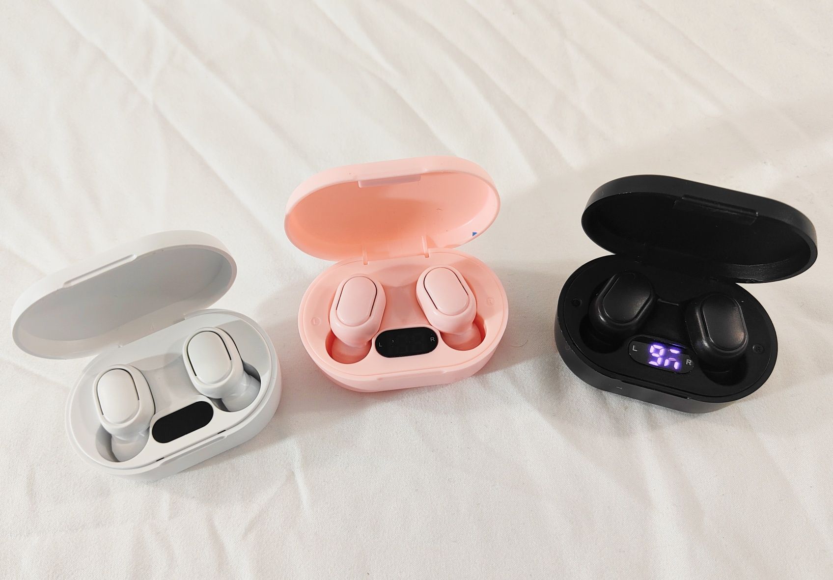 Auriculares Bluetooth novos de 12 a 30 euros. Vários modelos disponíve