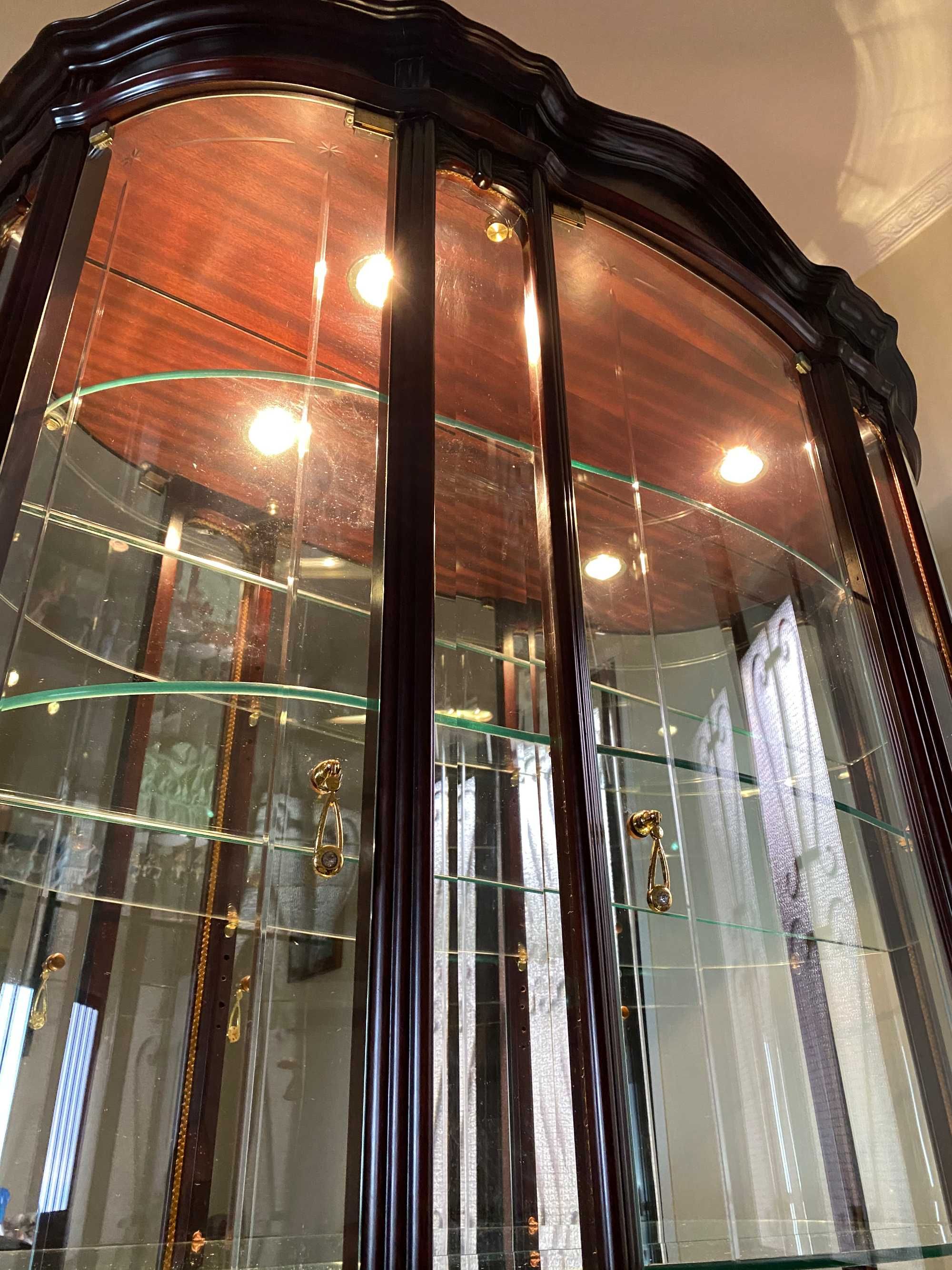 Vitrine wood and glass