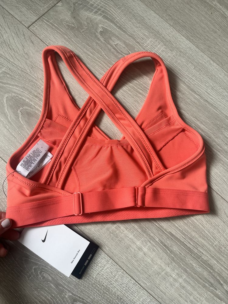 Спортивний Топ Nike