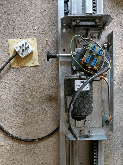 Automat do bramy garażowej 24V wiśniowski optimum z szyną