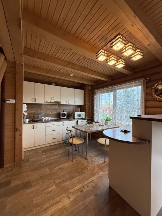 Продаж деревʼяного будинку