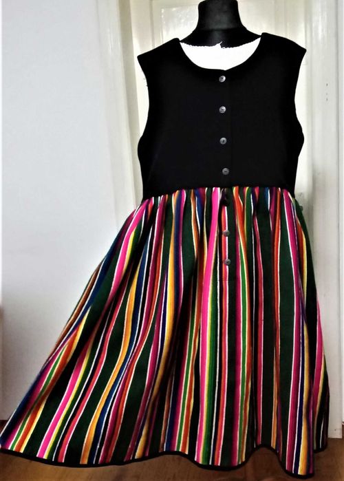 Strój ludowy , wełniak piotrkowski , kiecka  , zapaska