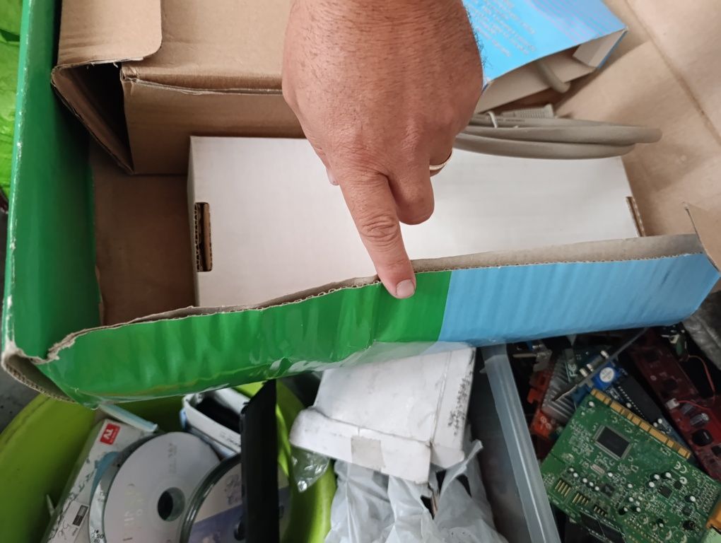 Commodore Amiga A600 ler anúncio até ao fim.