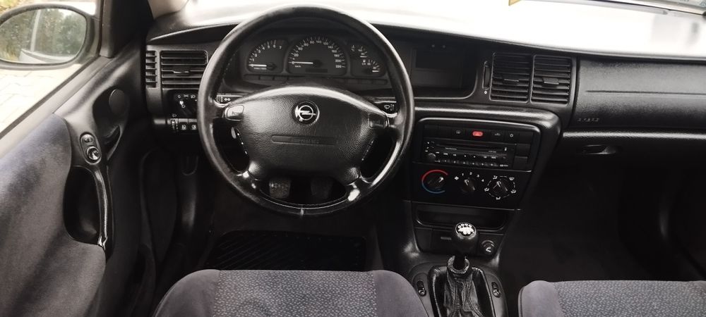 Opel Vectra 1.6 16V 101 kM 1999 r. Serwisowany. Klima. Bez Rdzy.