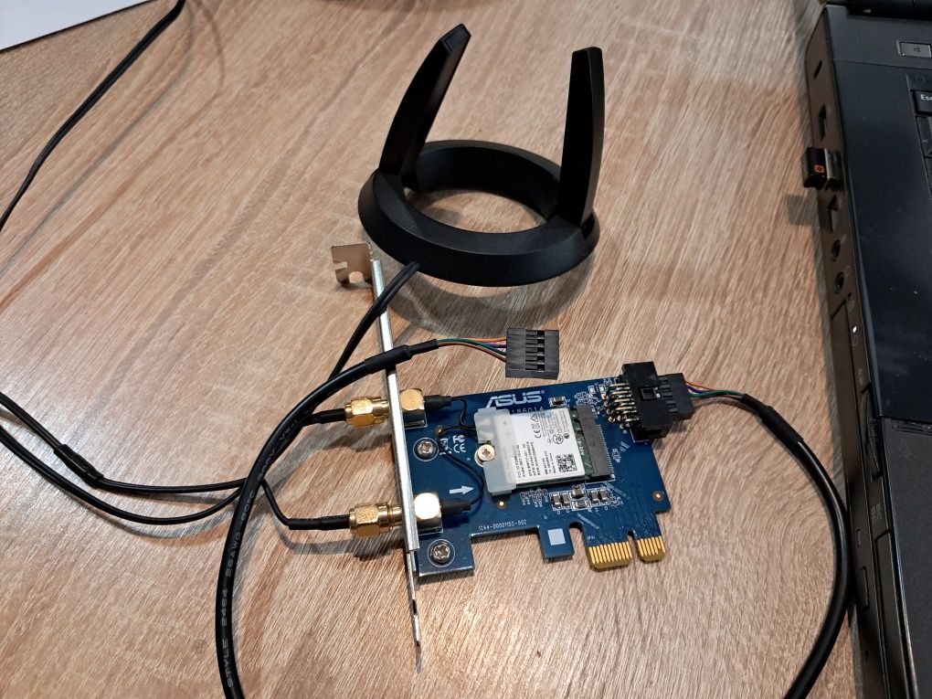 WiFi-адаптер ASUS PCE-AC55BT Wi-Fi 867 Мбит/с 802.11ac Bluetooth 4.0 P