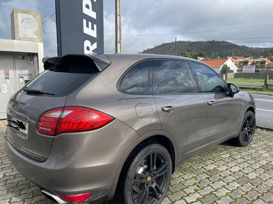 Porshe cayenne s hybrid