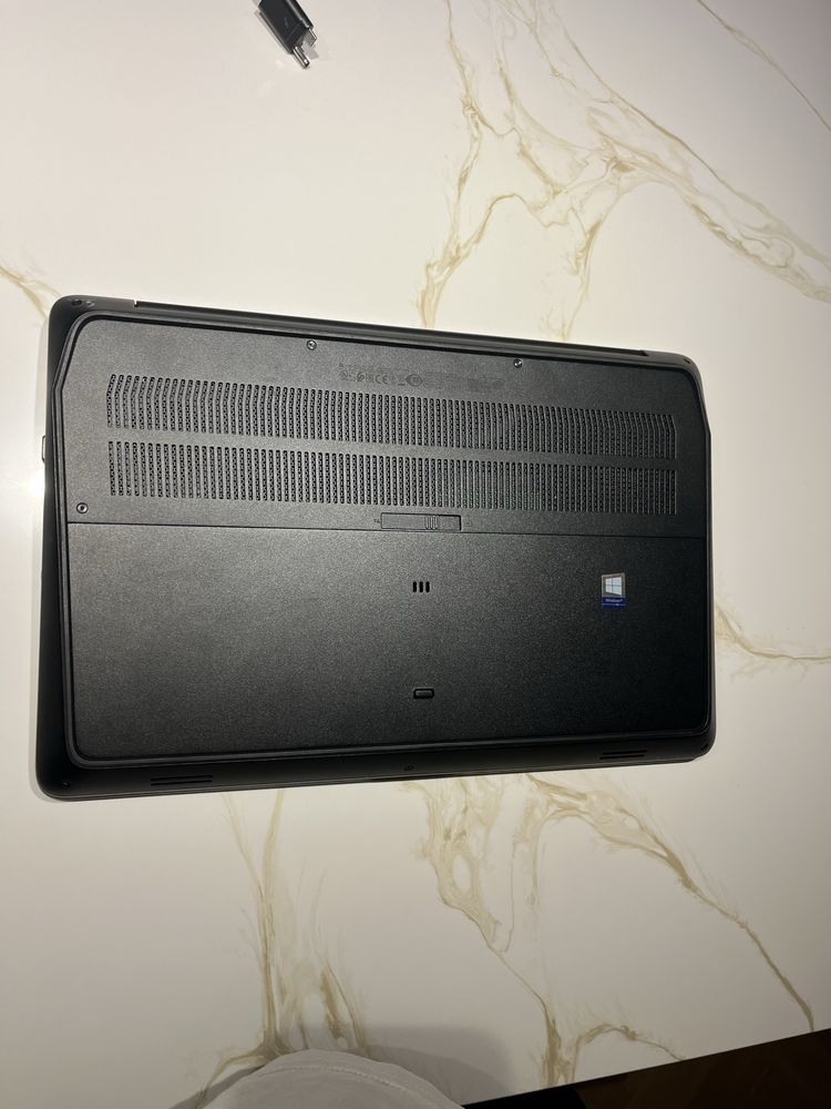 Laptop HP Zbook G4 17 i7 16GB 256GB 2,8 GHz