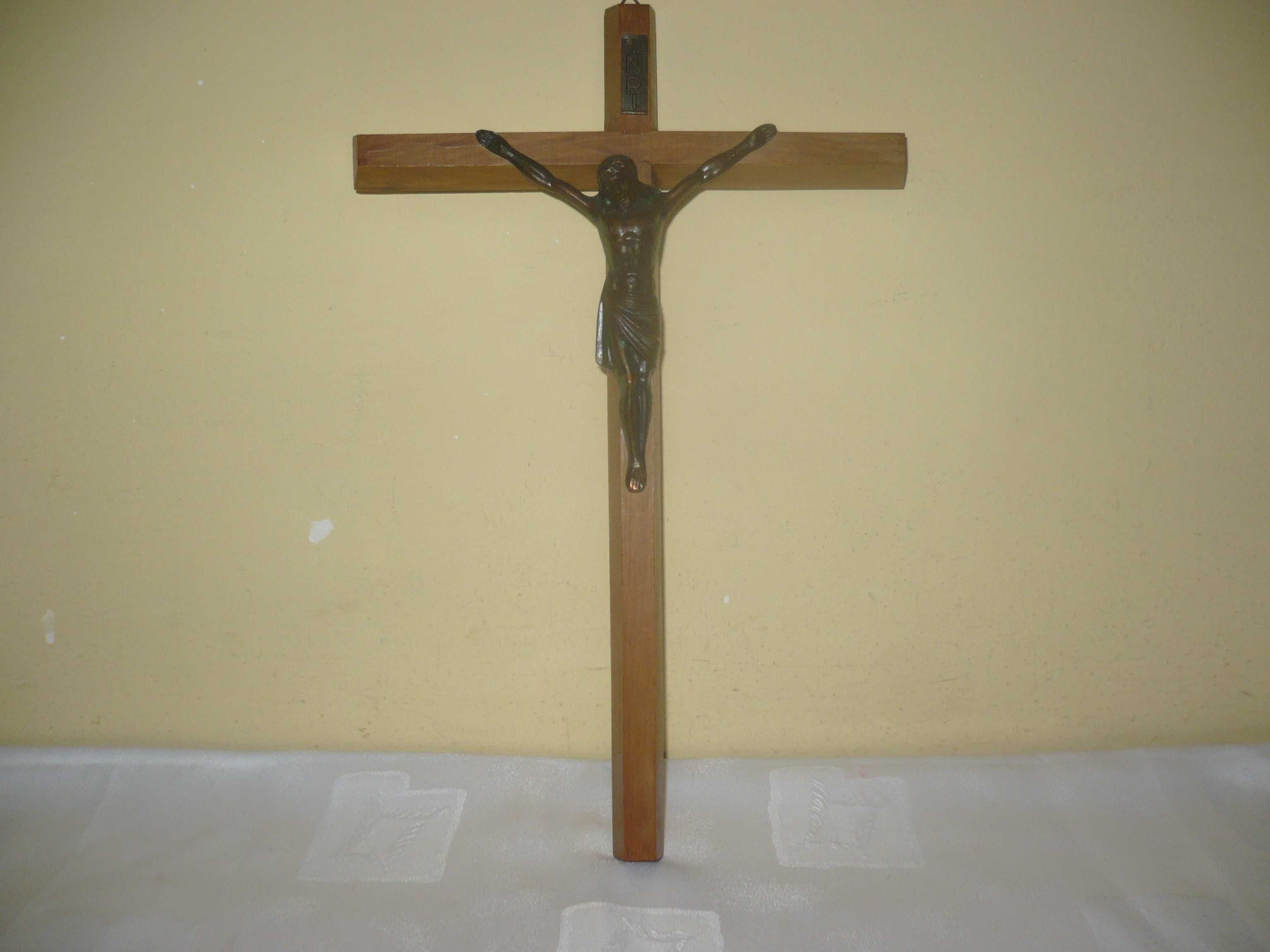 Pamiątki PRL-u krzyż krucyfiks drewno + mosiądz, wysokość 33,7 cm