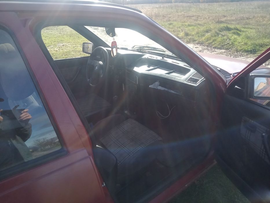 Продам Опель 1991р. 1.6бензин.