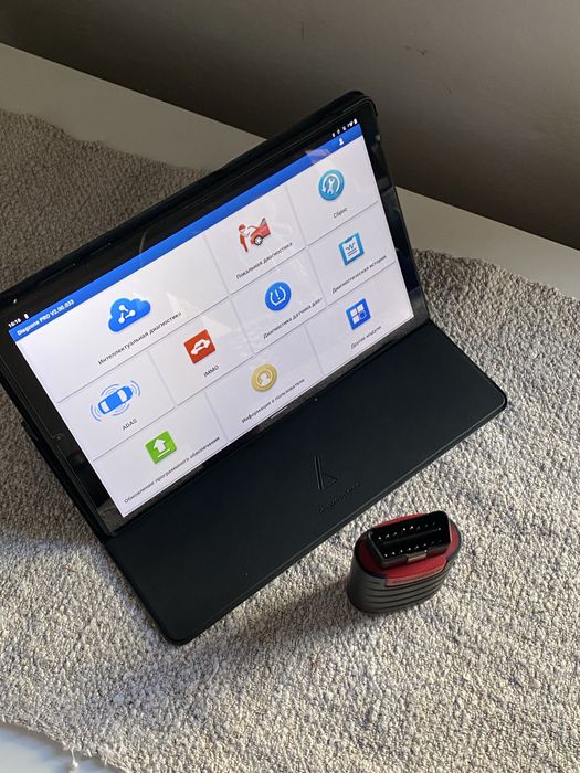 Планшет Lenovo с програмой для діагностуванння діагностики авто