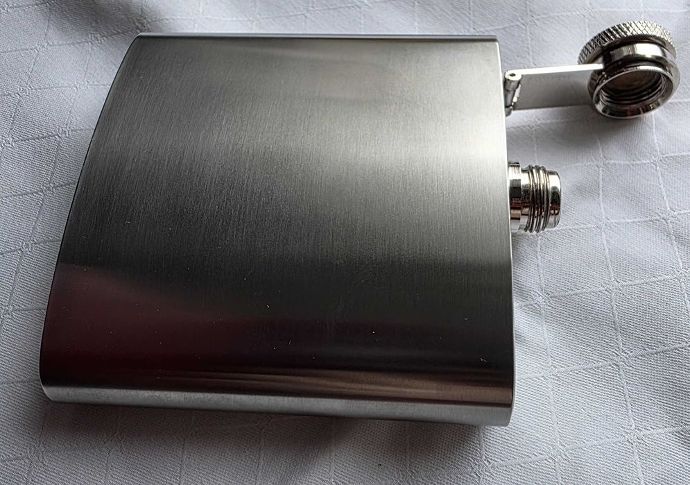 Piersiówka na alkohol ze stali nierdzewnej Stainless Steel