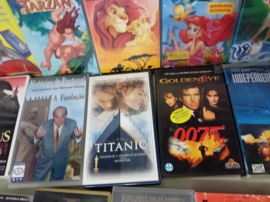 Conjunto de 28 Cassetes Vhs Diversas