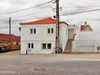Moradia T3 Renovada com logradouro