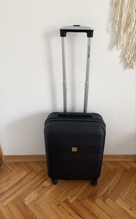 Walizka kabinowa Czarna Wings ABS Finch 20