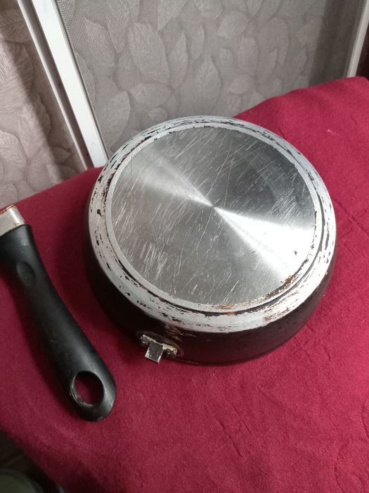 Сковорідки в гарному стані