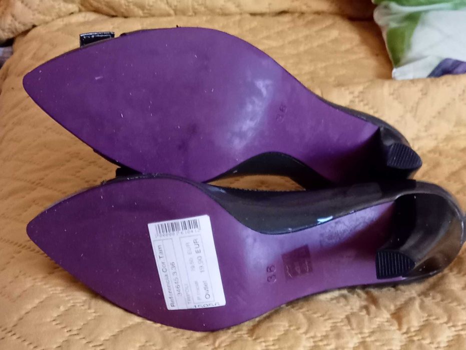 Sapato verde com laço