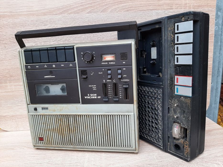 Радиоприемник,магнитофон Весна 205-1 и др.