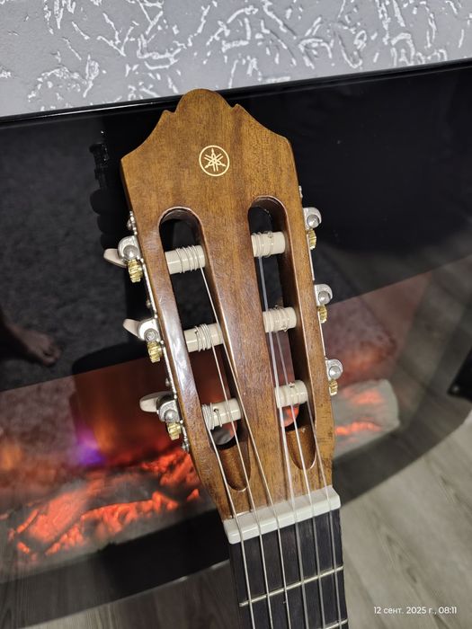 Классическая гитара  YAMAHA C40