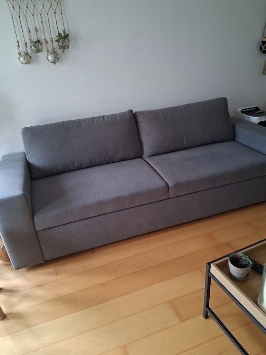 Sofá cama casal com 1 ano, pouco uso, como novo.