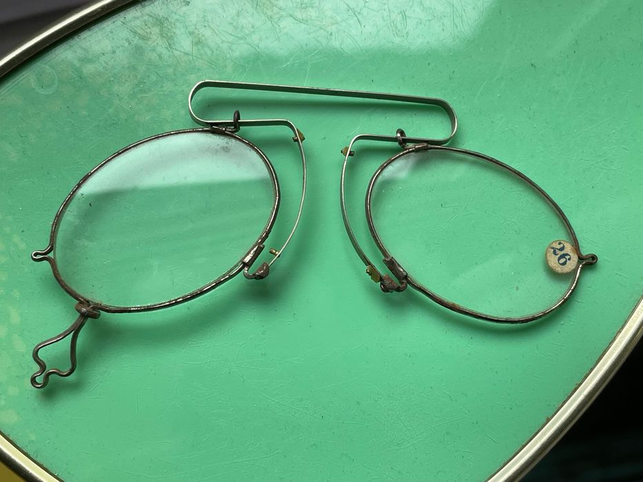 Stare antyczne okulary binokle