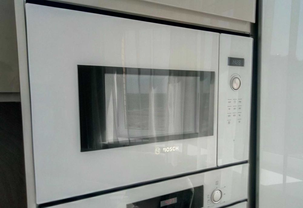 Kuchenka mikrofalowa do zabudowy Bosch BFL524MW0 (mikrofalówka)