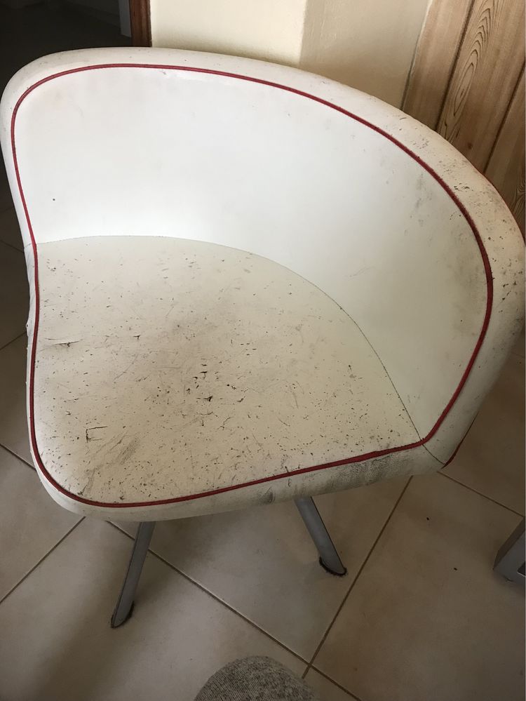 Vendo Mesa com cadeiras