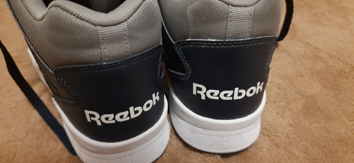 Кросівки Reebok..