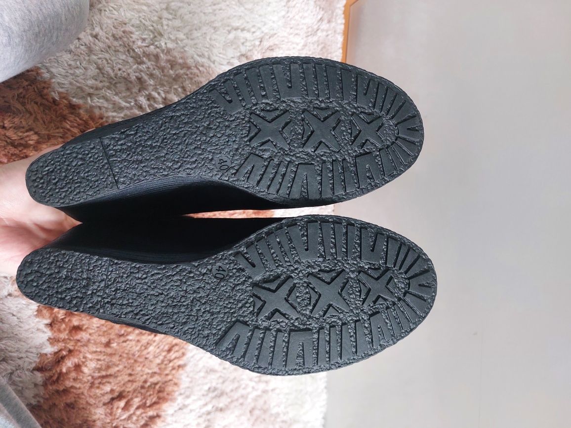 Buty zimowe na koturnie