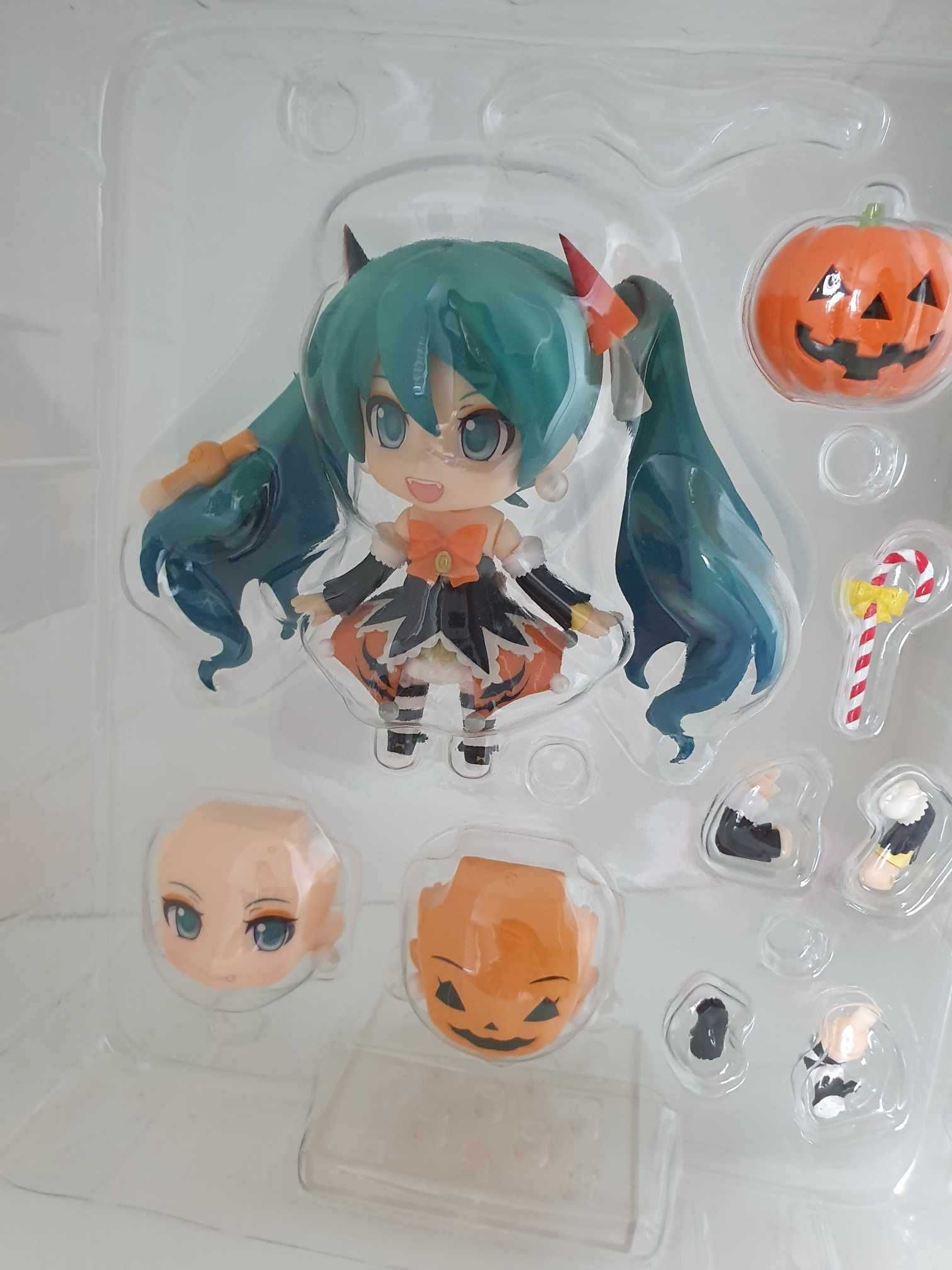 Nendoroid Halloween Miku uszkodzona