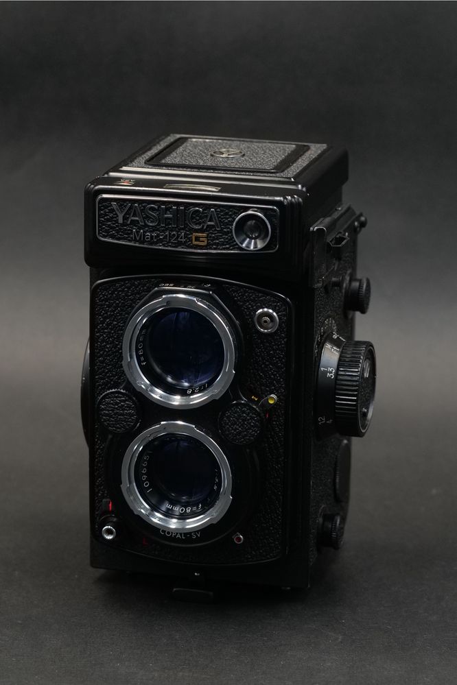 Yashica Mat 124G середній формат