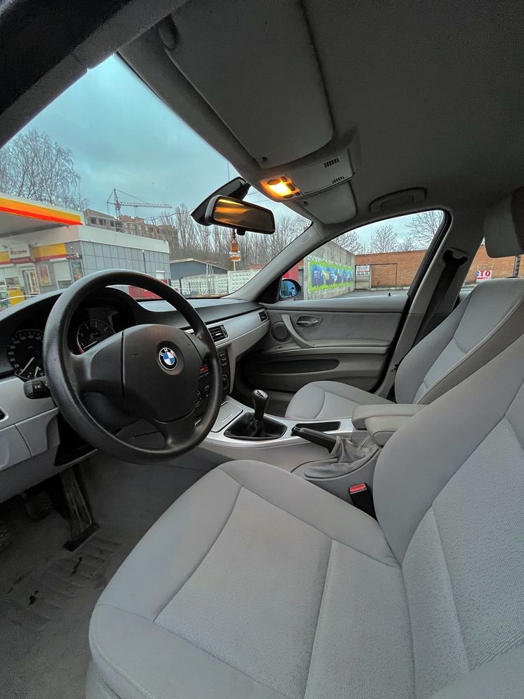 BMW 318 e90 2006 рік