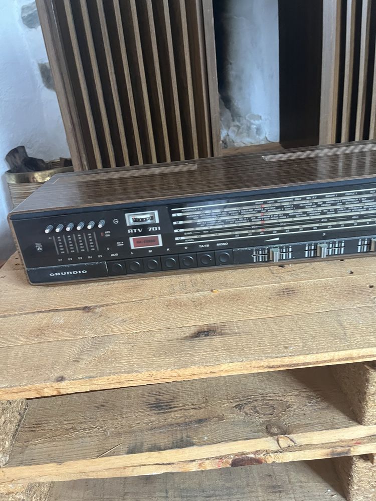 Radio Grundig RTV 701 com colunas