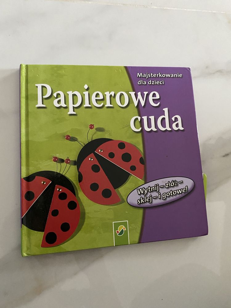 książka Papierowe Cuda