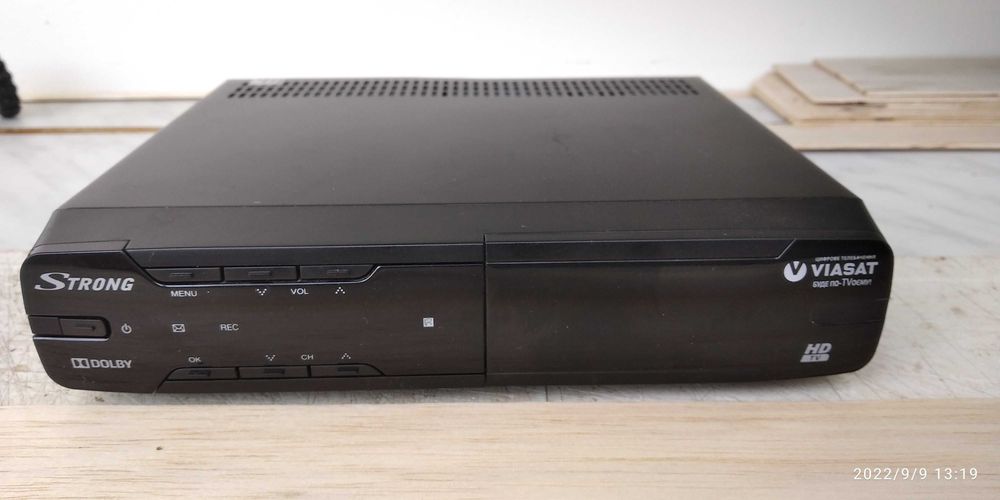 Продам ТВ ресивер Viasat Strong SRT 7711 в отличном состоянии