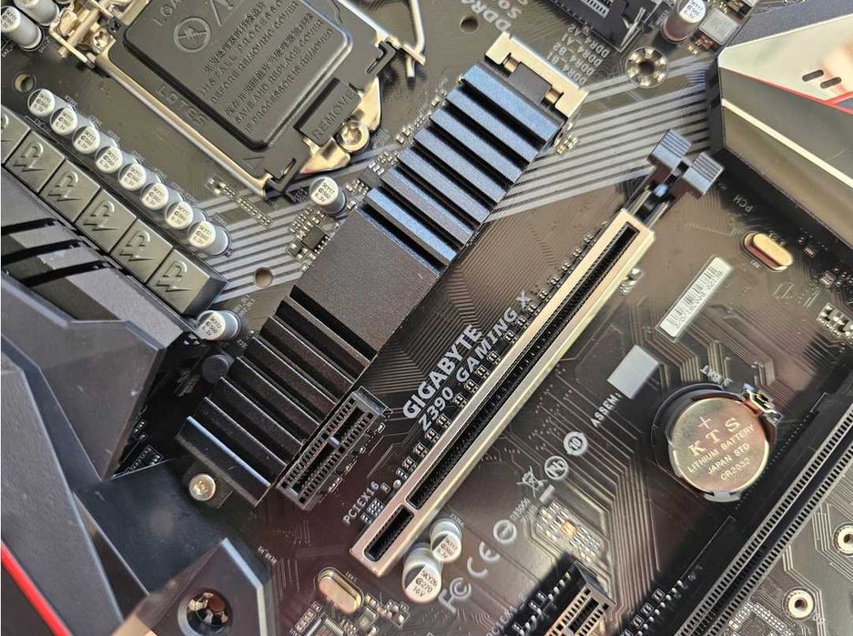 Płyta ATX Gigabyte Z390 GamingX + procesor I5-9400F(BOX) + DDR4 16GB