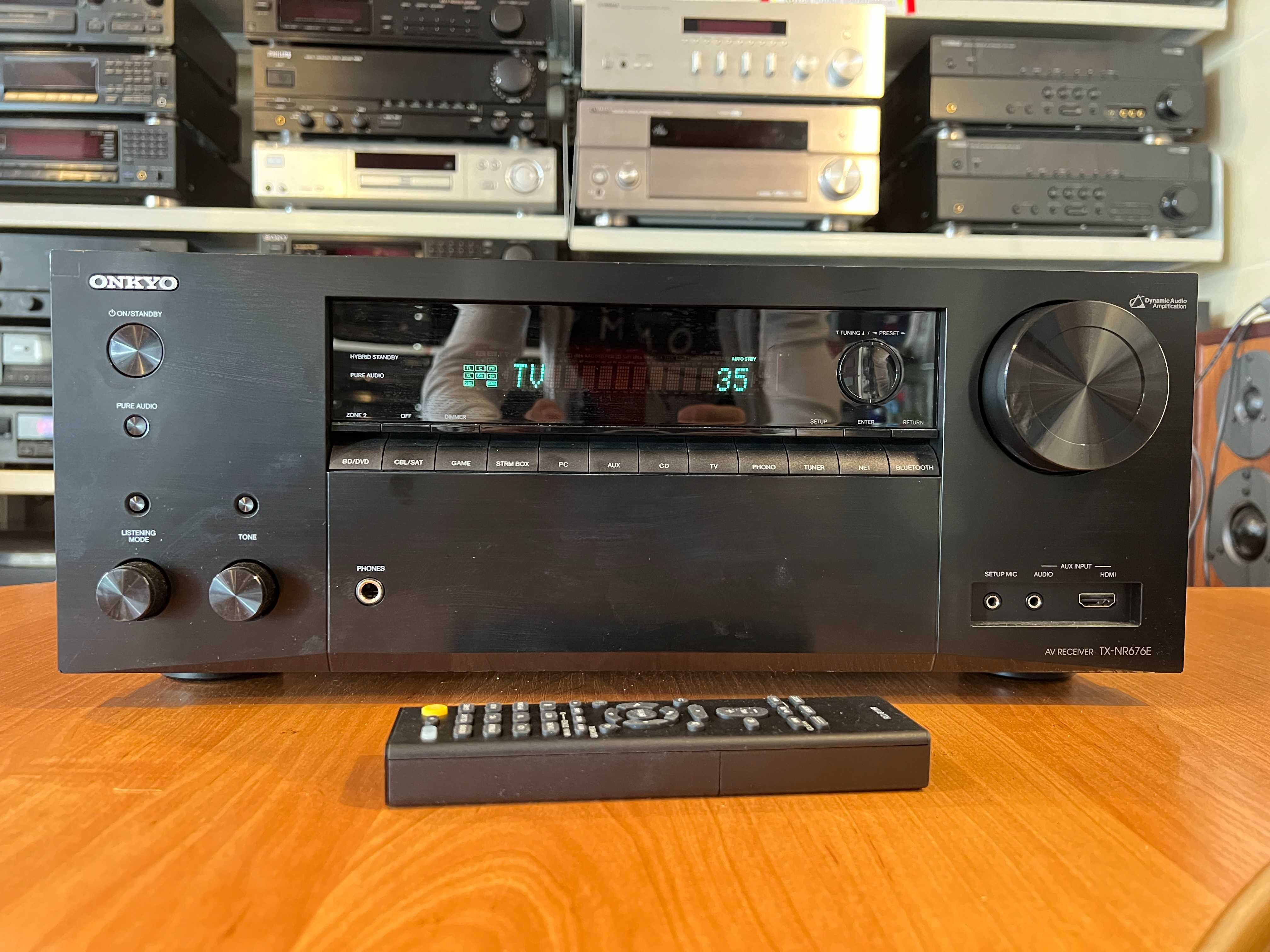 Amplituner Onkyo TX-NR676E Audio Room