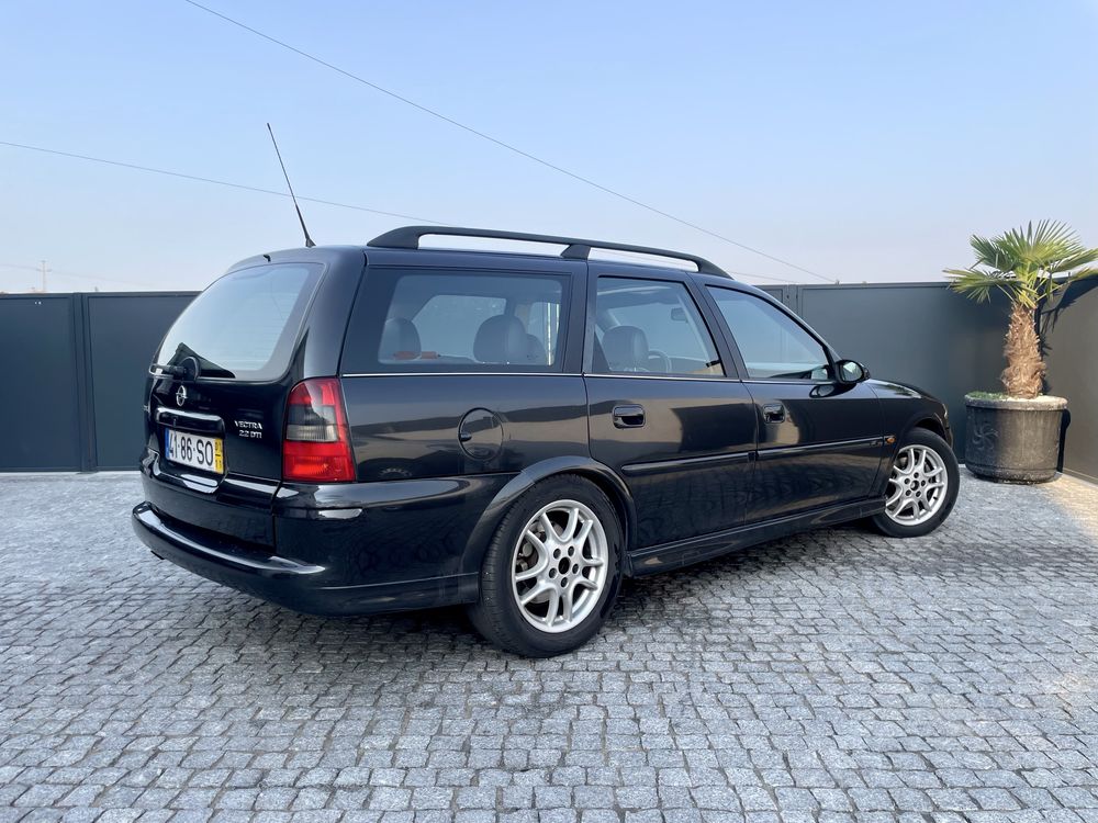 Opel Vectra Caravan 2.2 DTI