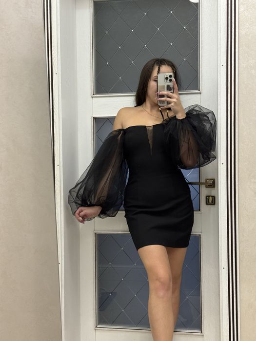 Нереальна вечірня міні сукня з пишними рукавами