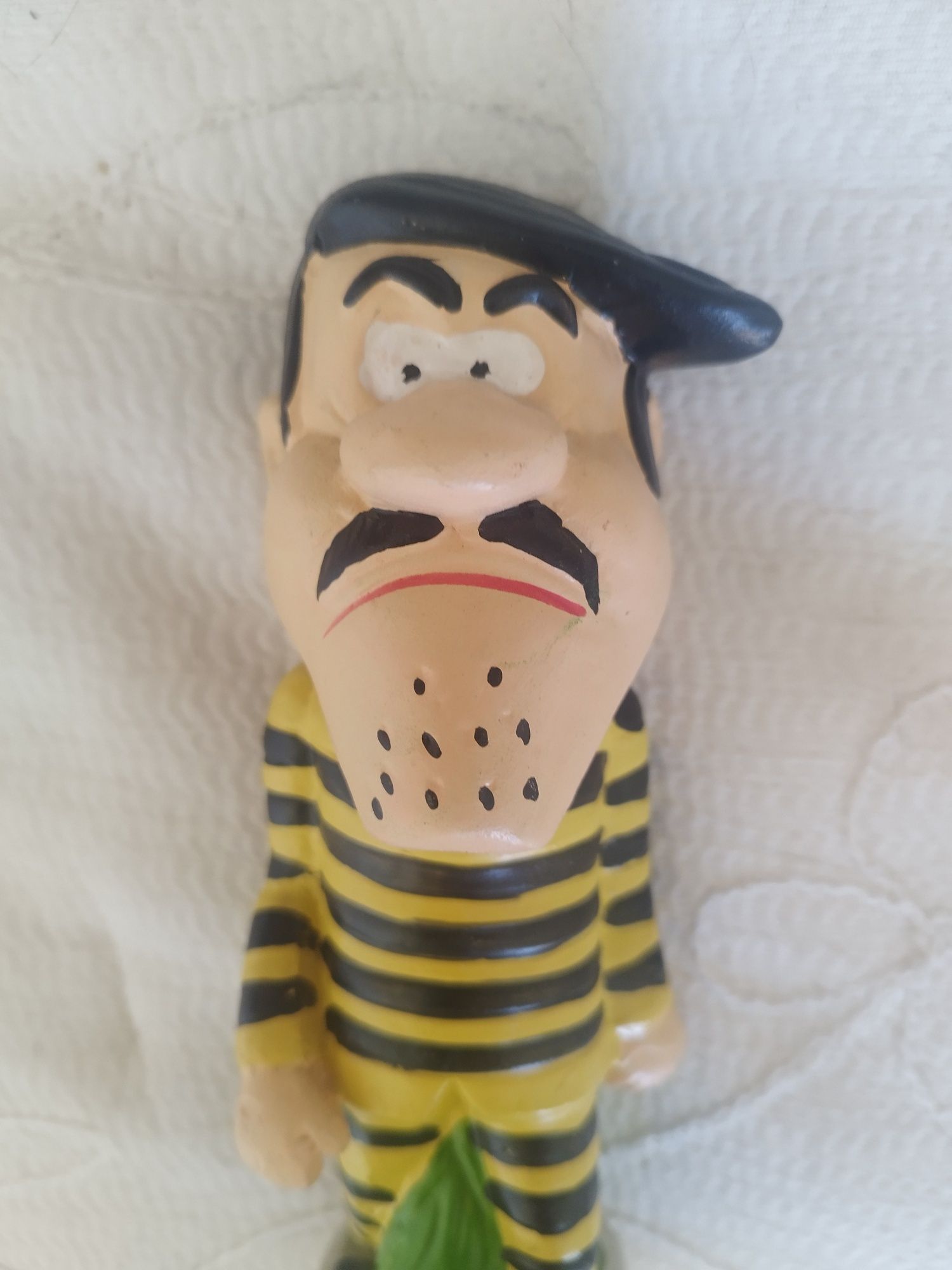 Antiga estatueta de gesso de Averell Dalton, de Lucky Luke, de 1997. M