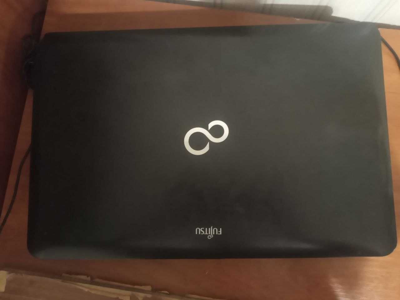 Ноутбук Fujitsu Lifebook AH512