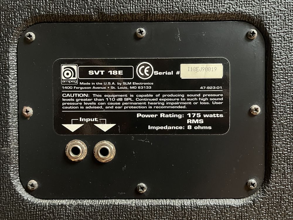 Coluna Ampeg SVT 18 E Classic Made in USA