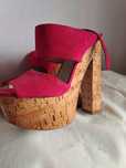 Varios sapatos botas e sapatilhas