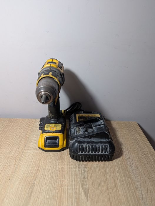 DeWalt dcd790 + акумулятор+ зарядне
