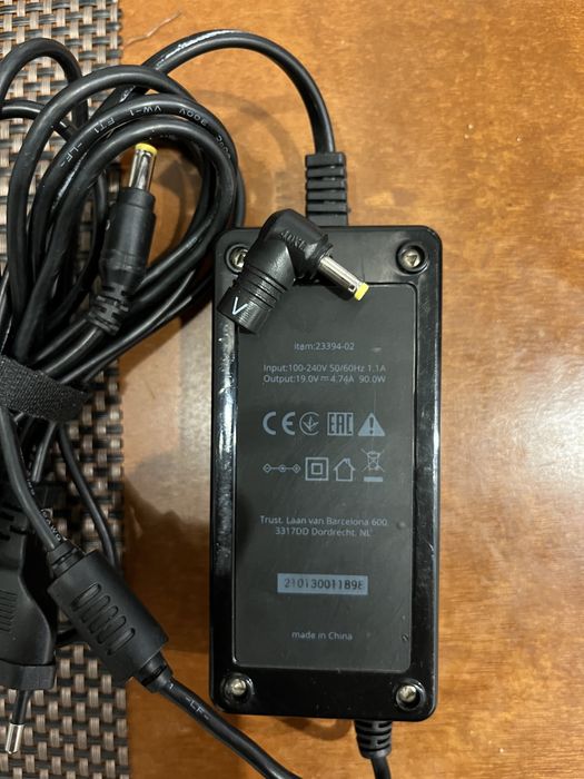 Продам блок живлення Trust 90W