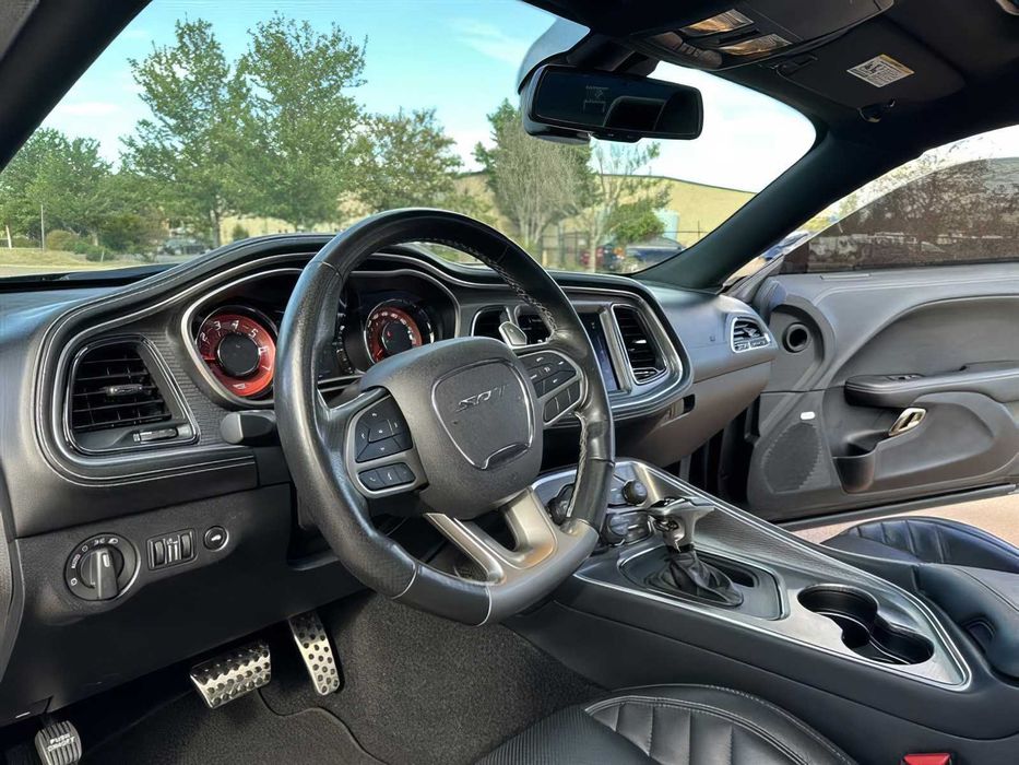 Dodge Challenger      2021