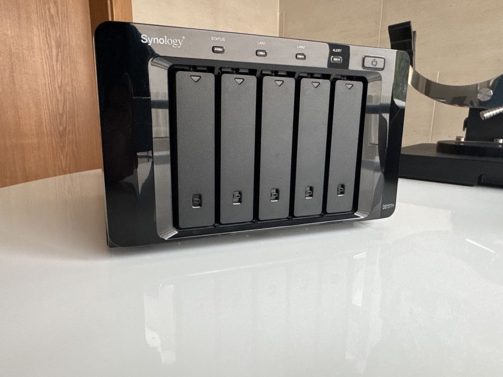 NAS Synology DS1511+